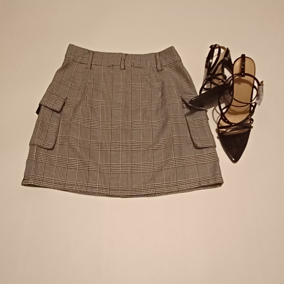 FOREVER 21 - Picture 2 of 2